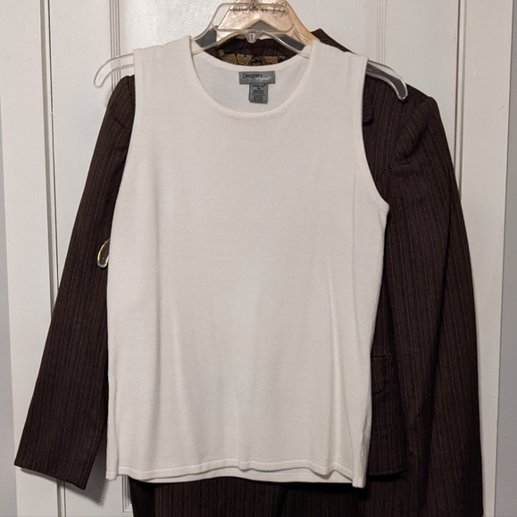 RQT Brown Pinstripe Skirt Suit Set w/ Floral Accent - Picture 6 of 7